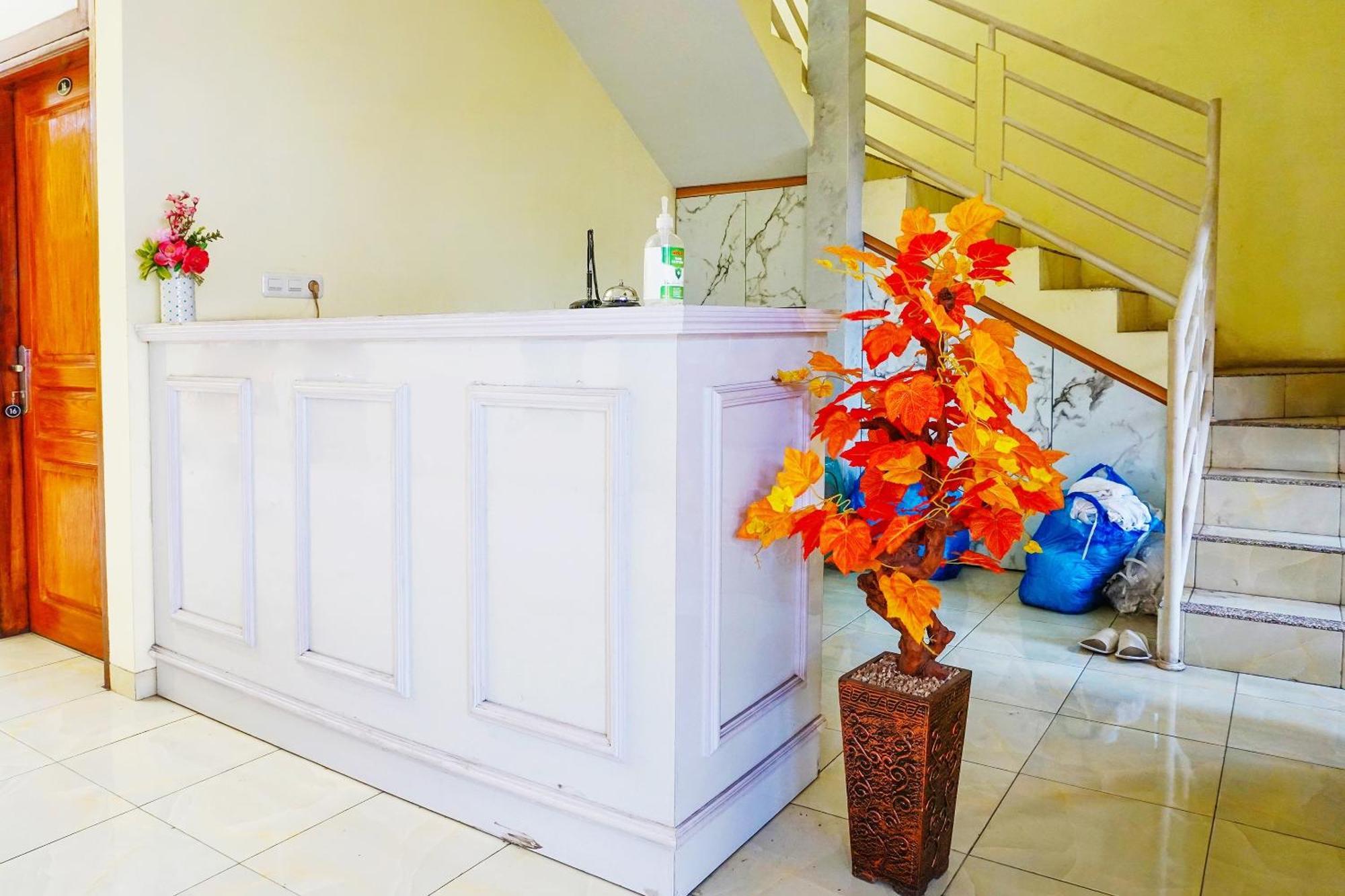 Super Oyo Flagship 90723 Berlima Guest House Syariah Malang Exterior foto